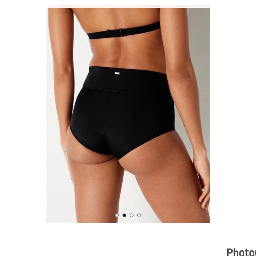 Bikini - Picture 3 of 4